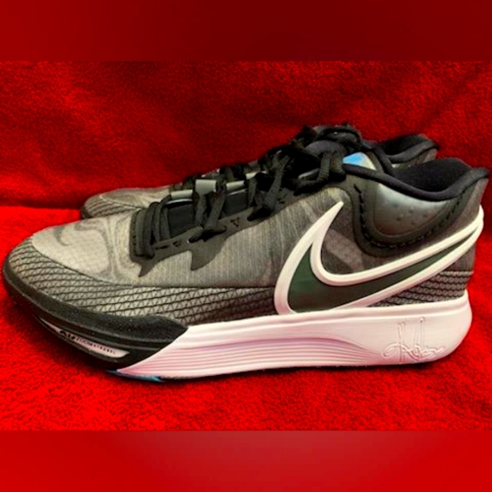 Kyrie 8 Orca